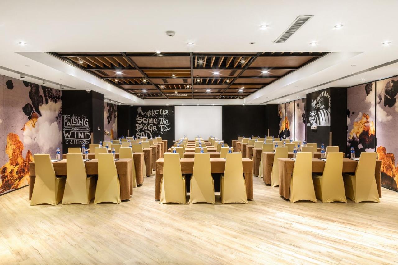 Innside By Melia Zhengzhou Bagian luar foto