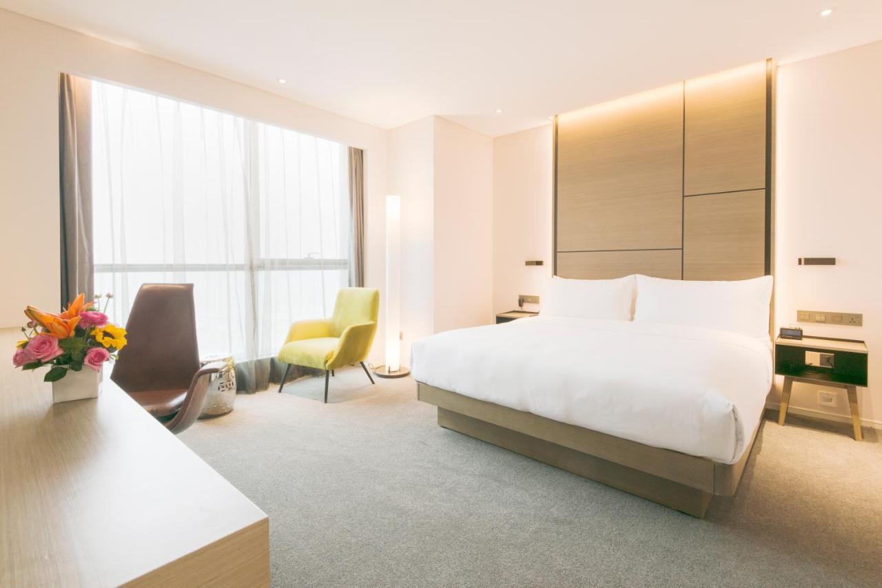 Innside By Melia Zhengzhou Bagian luar foto