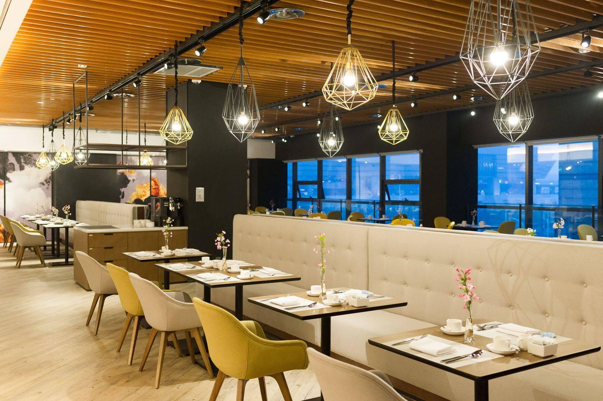 Innside By Melia Zhengzhou Bagian luar foto