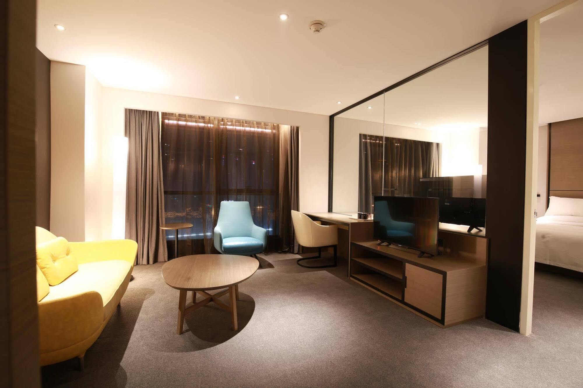 Innside By Melia Zhengzhou Bagian luar foto